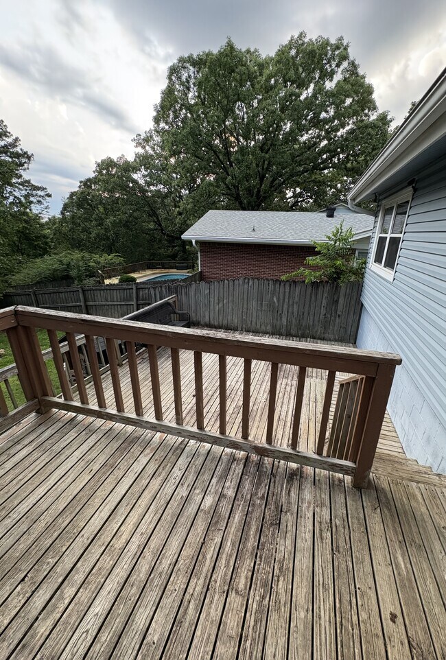 Building Photo - 11701 Southridge Dr