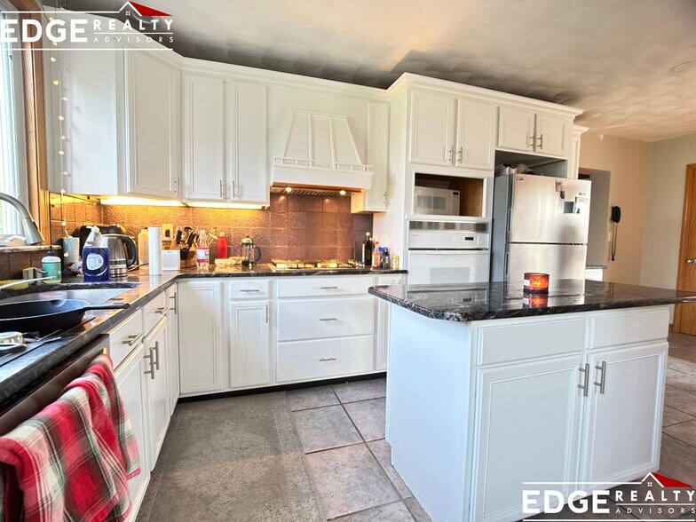 Building Photo - 25 Claymoss Rd