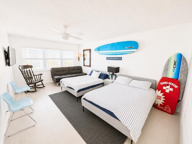 Building Photo - 1069 Hillsboro Mile