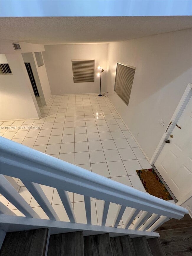 Building Photo - 543 Racquet Club Rd