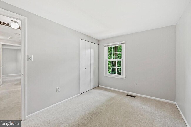 Building Photo - 5847 New England Woods Dr