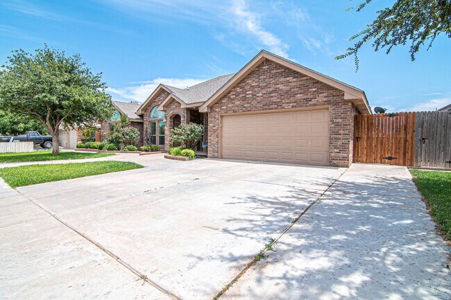 Building Photo - 5811 Oak Creek Drive