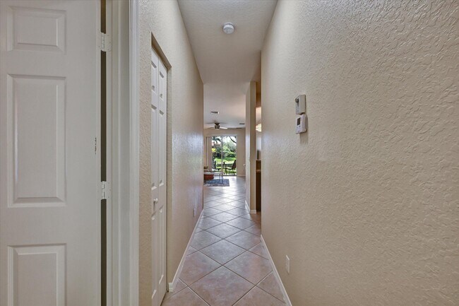 Building Photo - 4870 Bonsai Cir