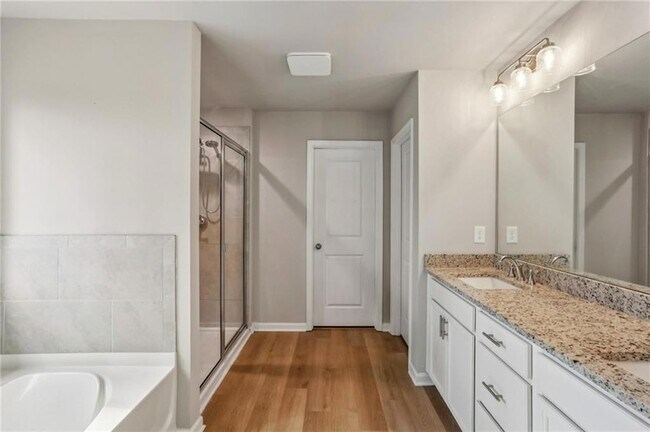 Building Photo - 2099 Easterwood Ct.