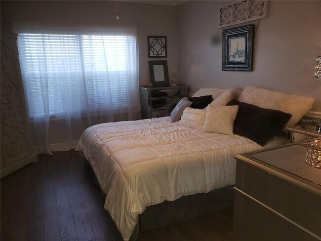 Building Photo - 2725 Terra Ceia Bay Blvd