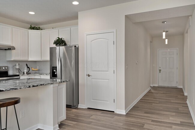 Building Photo - 6724 Cat Singer Cir