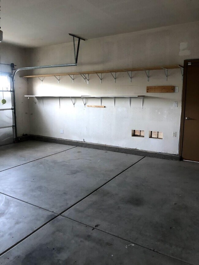 Building Photo - 1764 E Golden Way