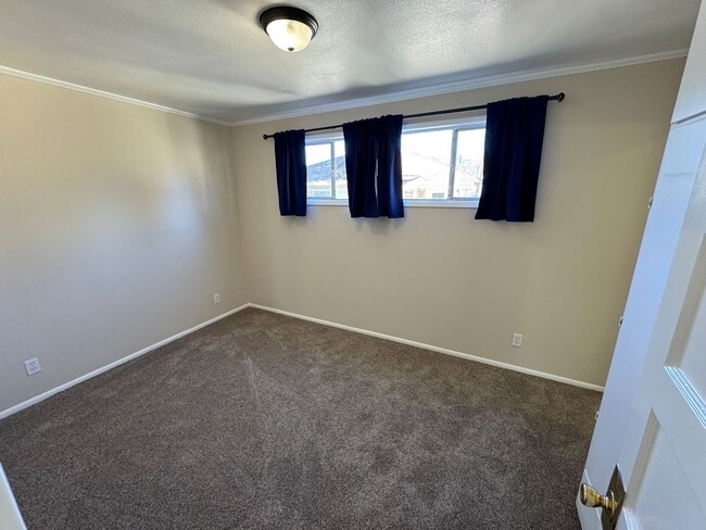 Building Photo - Charming 3 Bedroom, 1 Bath West Ventura Bungalow