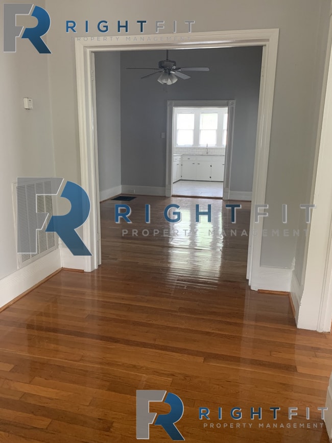 Building Photo - Charming historical home