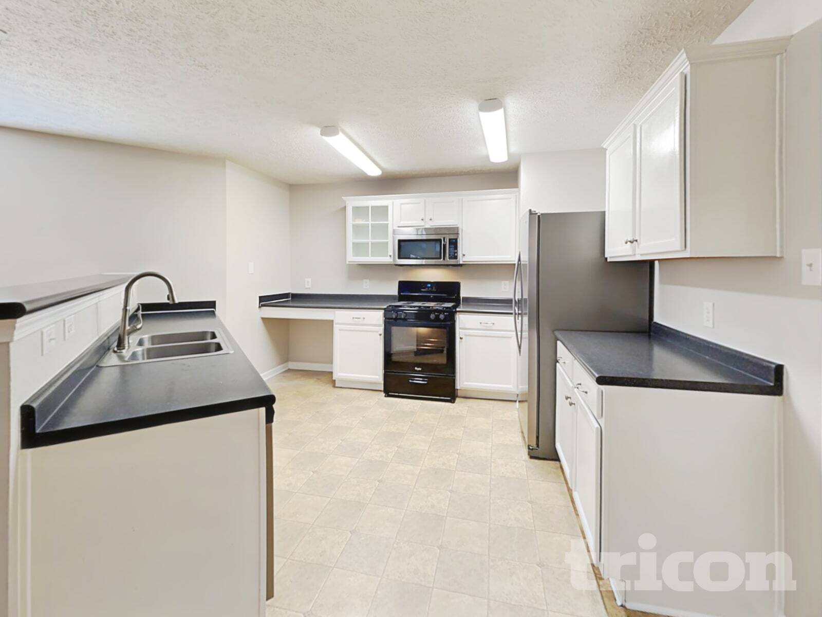 Building Photo - 1024 Tradewinds Dr