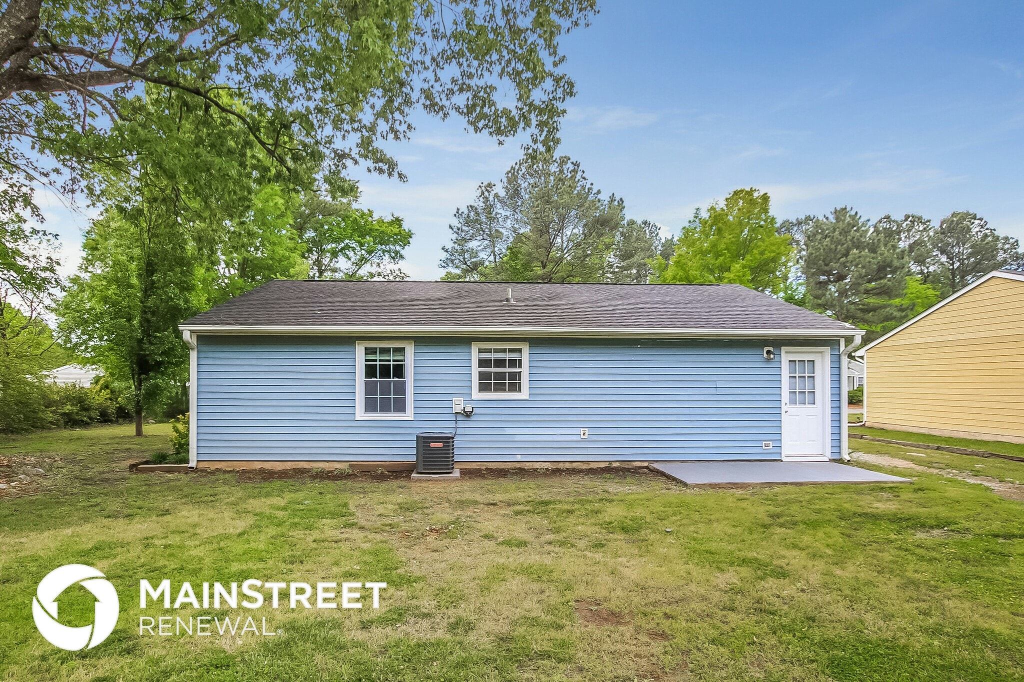 Building Photo - 413 Pineland Ave