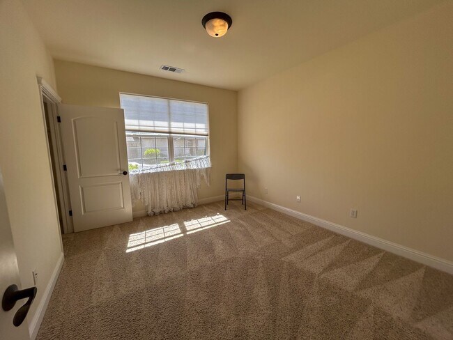 Building Photo - MOVE IN SPECIAL $500 OFF FIRST MONTHS RENT. 3 Bedroom Home for Rent in Orland CA | Pet Friendly, ...