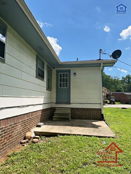 Building Photo - 4705 Metro Park Ln