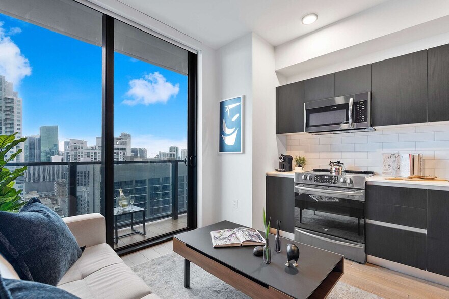 Primary Photo - 398 NE 5th St