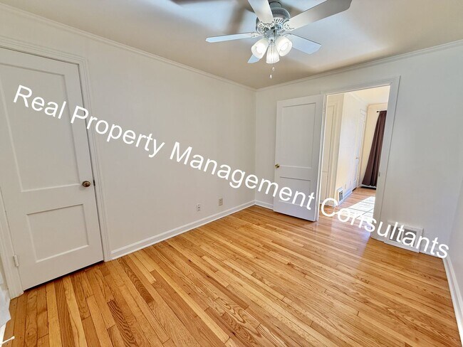 Building Photo - Charming 3-Bedroom Home with Covered Deck ...