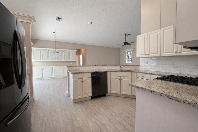 Building Photo - 1168 Hatteras Cir