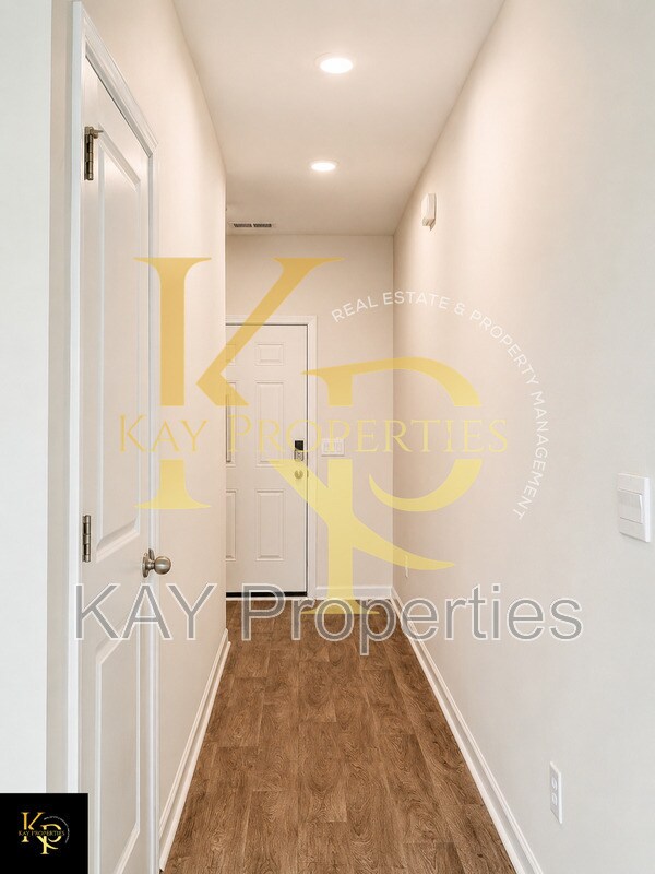 Building Photo - 2840 Egert Dr