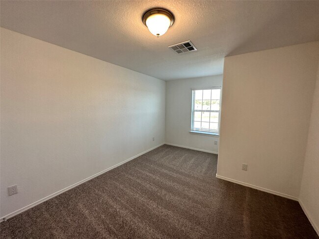 Building Photo - 16622 Moss Ln