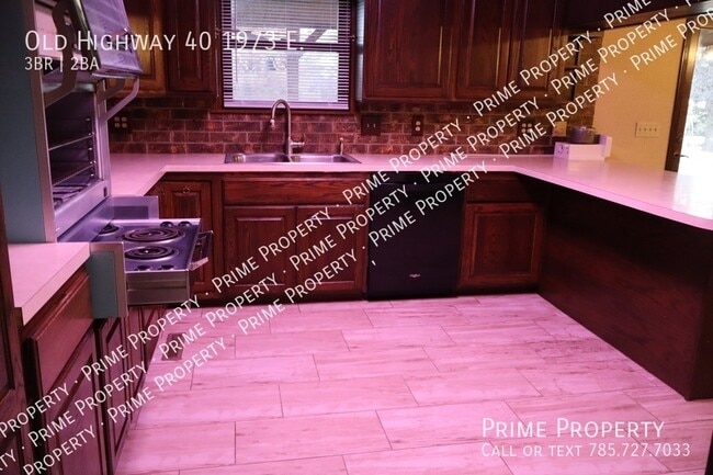 Building Photo - Old Highway 40 1973 E.-