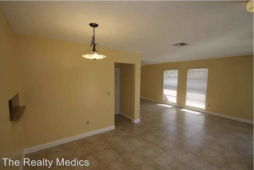 Building Photo - 2709 Shadybranch Dr