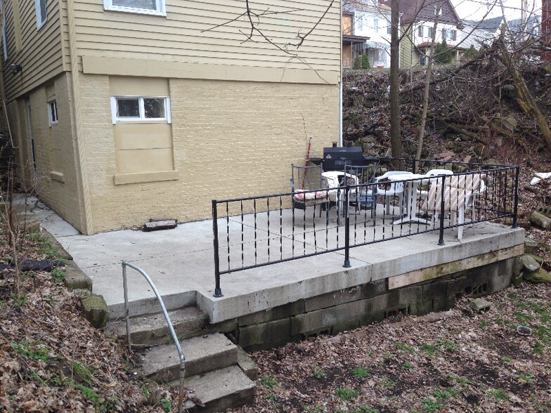 Building Photo - 20 Ruth St