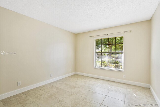 Building Photo - 3562 Southern Orchard Rd W