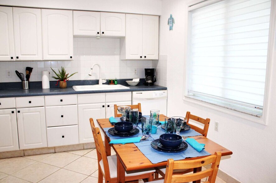 Building Photo - 330 Grant St