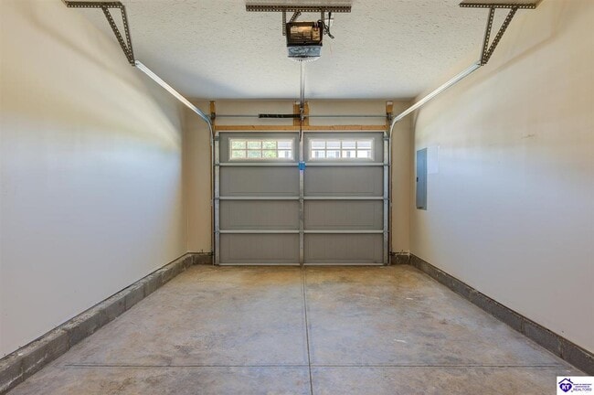 Building Photo - 203 Dixon Cir