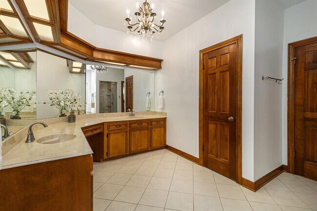 Building Photo - 8007 Vintage Creek Dr