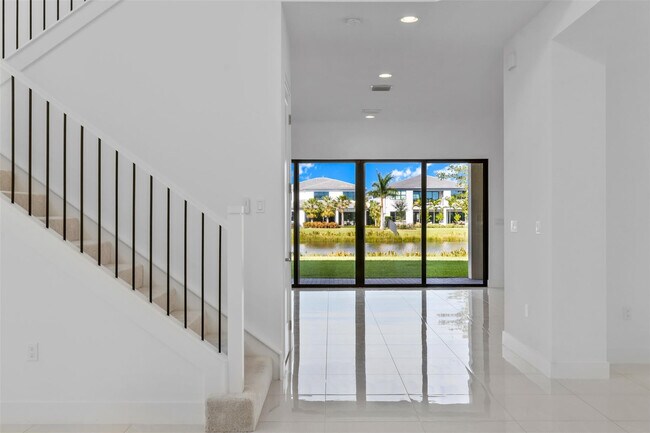 Building Photo - 8551 Swinley Frst Wy