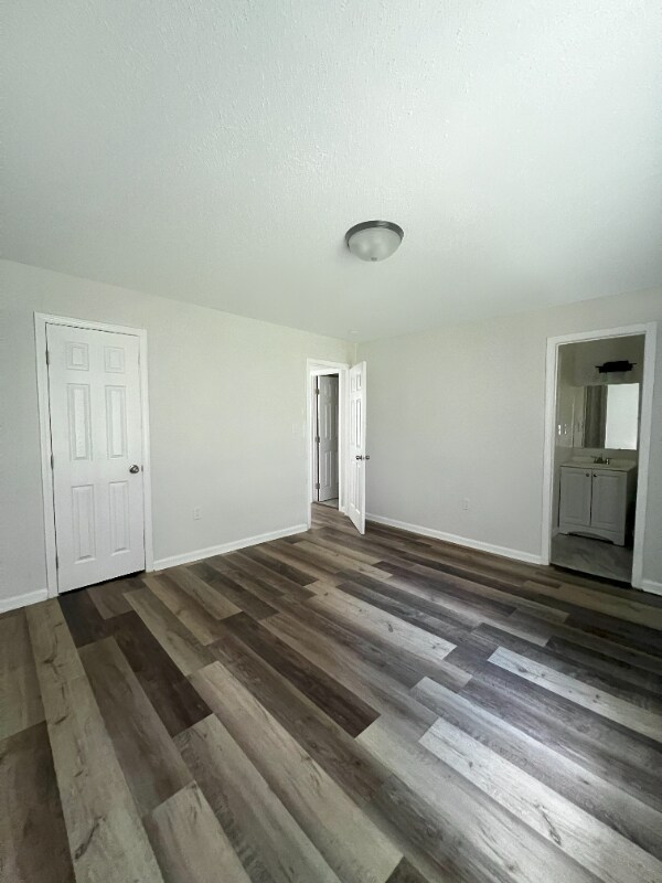Building Photo - 2411 Talonwood Dr