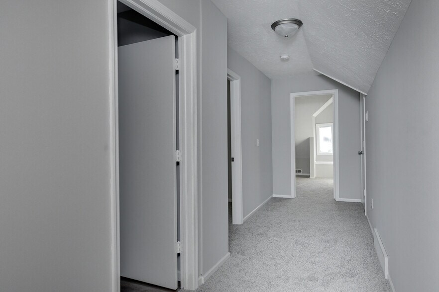 Building Photo - 403 Glen Ave