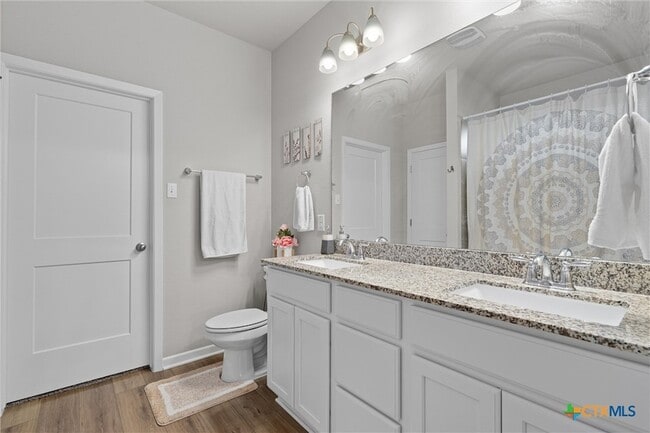 Building Photo - 1913 Zabcikville Dr