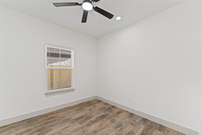 Building Photo - 113 Gans St