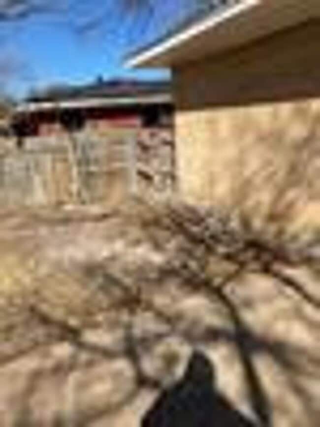 Building Photo - 2408 Lake Air Dr
