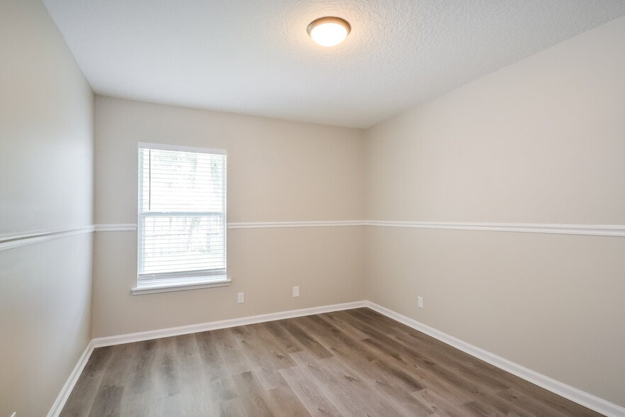 Building Photo - 12640 Ashmore Green Dr S