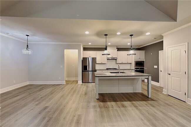Building Photo - 6945 Daylily Ln