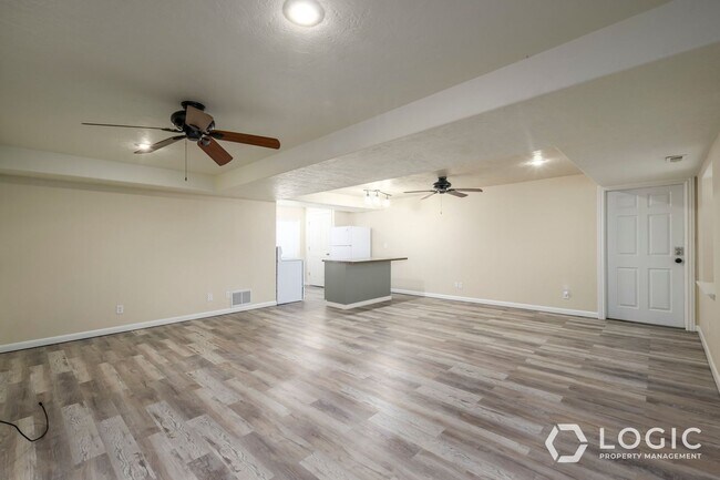 Building Photo - 3987 Lake Mountain Dr