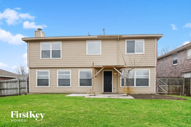 Building Photo - 828 Jockey Club Ln