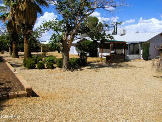 Building Photo - 1516 Hummingbird Ln