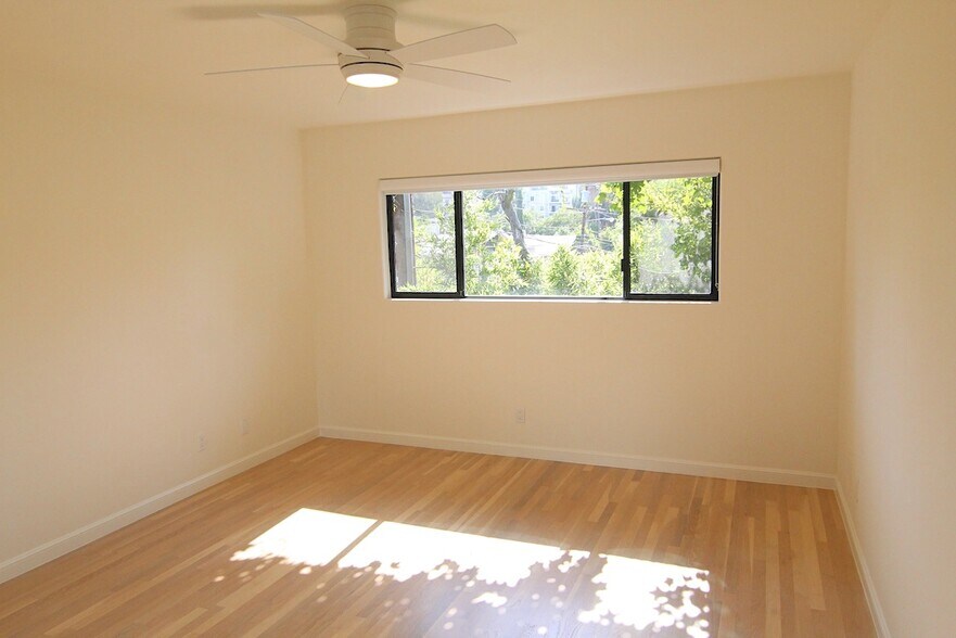Building Photo - 6345 Primrose Ave