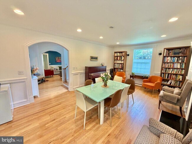 Building Photo - 7538 Morningside Dr NW