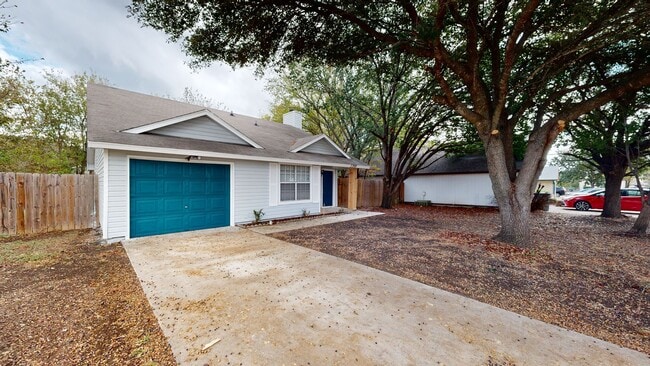 Building Photo - 2208 Cooke Dr