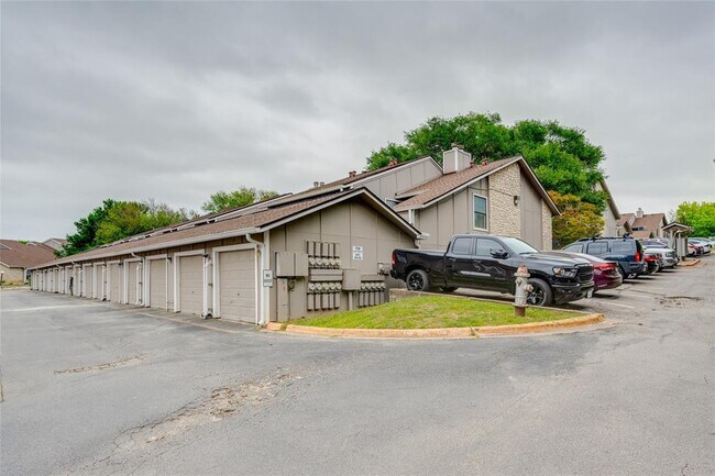 Building Photo - 1730 Timber Ridge Rd