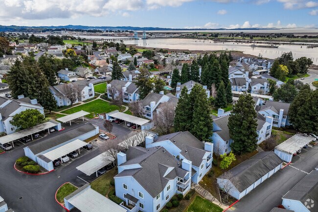 Context - Lighthouse Condominiums