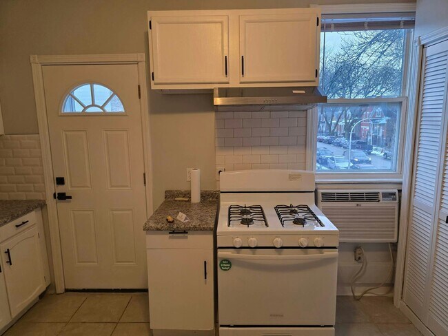 Building Photo - 3611 S Wood St