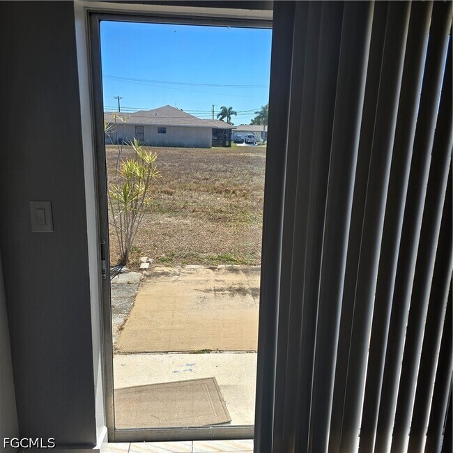 Building Photo - 1818 SW Santa Barbara Pl