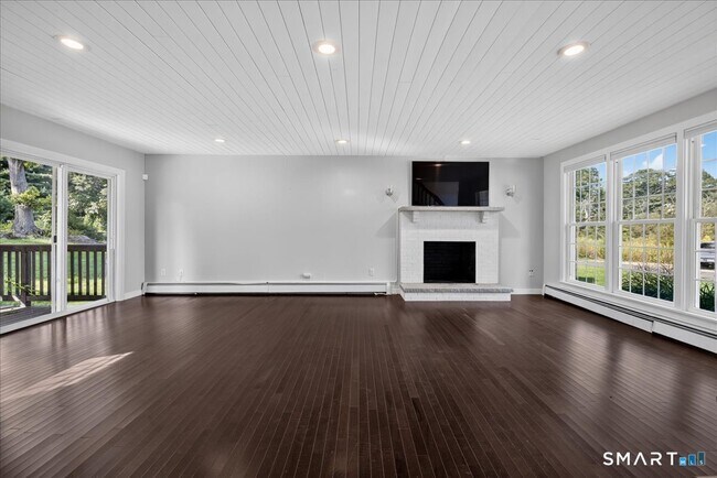 Building Photo - 24 Thimble Farms Rd