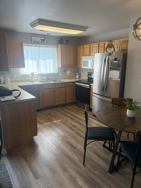 Building Photo - 3600 Ponderosa Ct