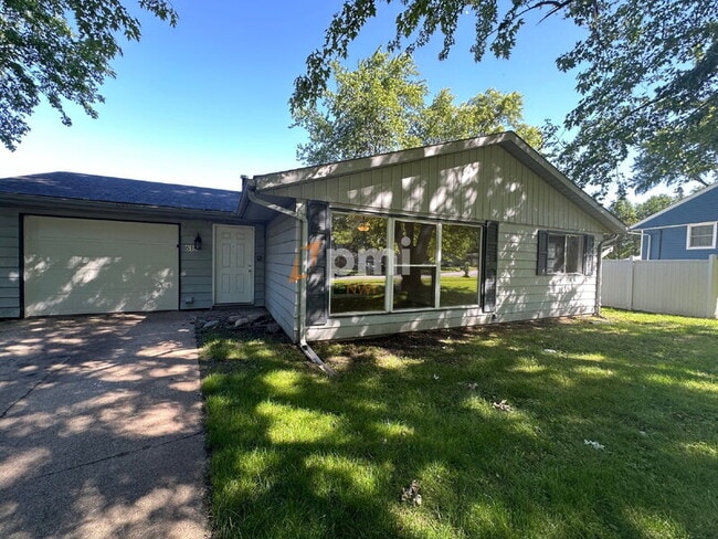 Primary Photo - 613 Southwind Dr